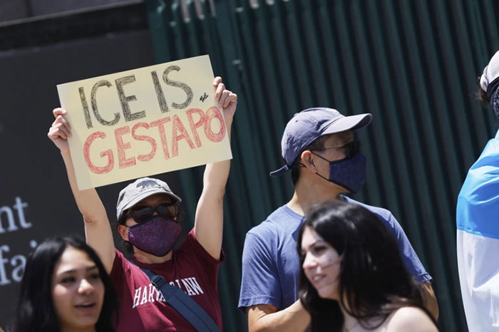 Secretaria de Seguridad Nacional promete continuar con ofensiva migratoria de Trump pese a protestas